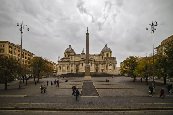 Novembre 15, 2019 Immagini per le strade di Roma in un giorno di pioggia — Foto Stock