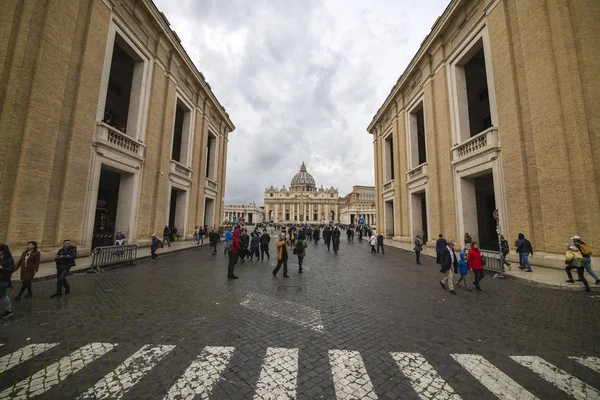 Listopad 15, 2019 Zdjęcia na ulicach Rzymu w deszczowy dzień — Zdjęcie stockowe
