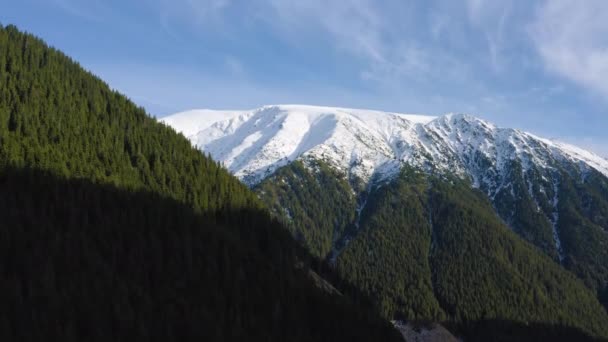 Αεροφωτογραφία Από Drone Του Βουνού Κατά Διάρκεια Του Χειμώνα — Αρχείο Βίντεο