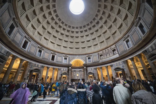 Rome / Italië - nov-2019 Interieur van Rome Pantheon met de beroemde — Stockfoto