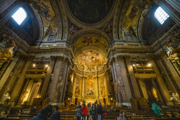 イタリアのローマにあるイエス教会のドーム。11月15日- — ストック写真