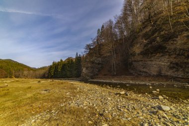 Romanya 'da nehirli dağda güzel kış manzarası