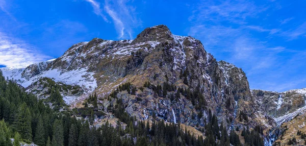 Romanya ve Karpat Dağları 'nda güzel kış manzaraları