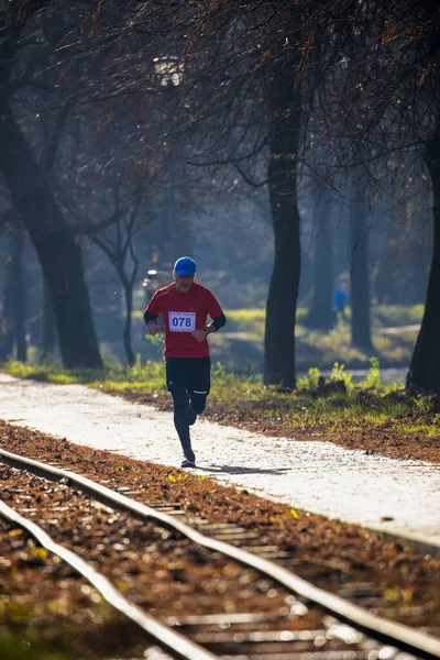 15-dec 2019 Semi-marathonwedstrijd in Roemenië, Arges, Pitesti — Stockfoto