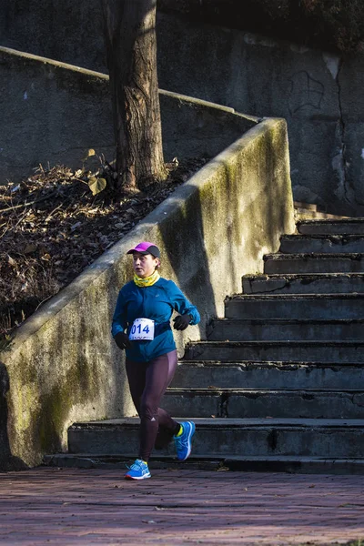 15-dic 2019 Competición semimaratón en Rumania, Arges, Pitesti — Foto de Stock