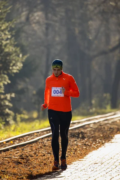 15. prosince 2019 Semmaratonská soutěž v Rumunsku, Arges, Pitesti — Stock fotografie