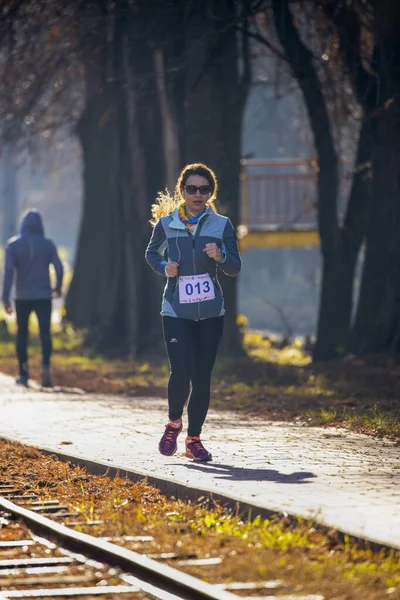 15-dic 2019 Competición semimaratón en Rumania, Arges, Pitesti — Foto de Stock