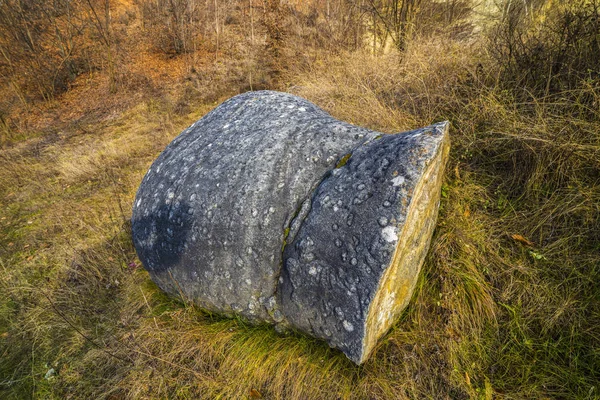 Trovantii - nejpodivnější živé kameny v Rumunsku. — Stock fotografie