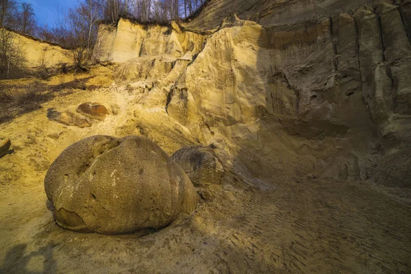 Trovantii - las piedras vivas más extrañas de Rumanía . —  Fotos de Stock