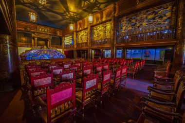 Hue, Vietnam - 14 Ocak 2020: Tiyatro sahnesinin içi 