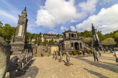 Hue, Vietnam - 12 Ocak 2020: Khai Dinh Kralı ima 'nın Kraliyet Mezarı