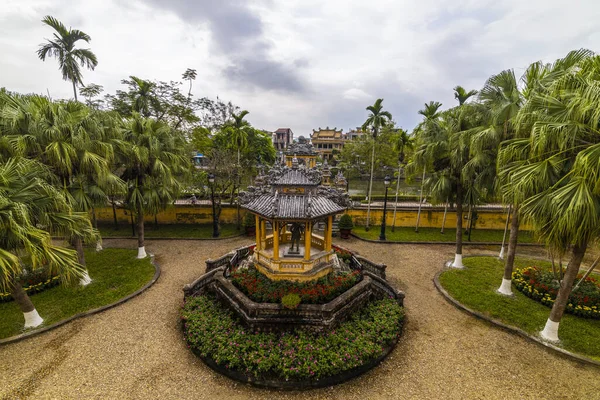 Дворец Ан Динь (также называемый Кхай Туонг Лау), место, где — стоковое фото