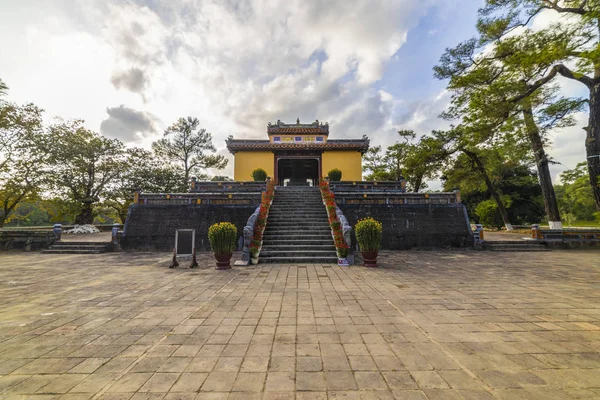 越南薛明满皇帝墓的明珠亭子 — 图库照片