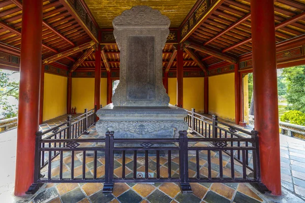 Pavillon Minh Lau au tombeau de l'empereur Minh Mang à Hue, Vietnam — Photo