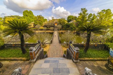 Hue, Vietnam 'daki Minh Mang İmparator Mezarı' nda Minh Lau köşkü.