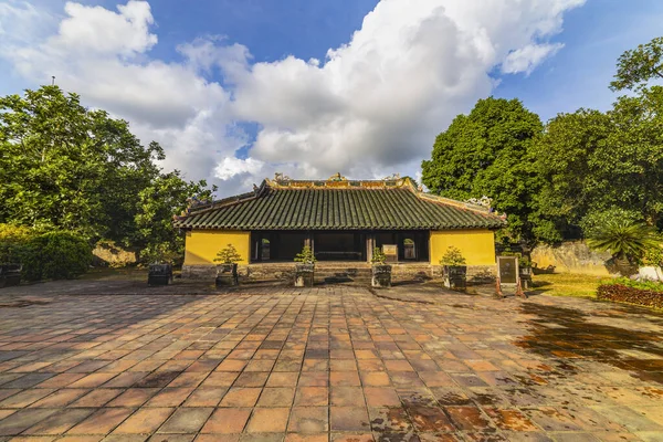 Pabellón de Minh Lau en la tumba del emperador Minh Mang en Hue, Vietnam —  Fotos de Stock