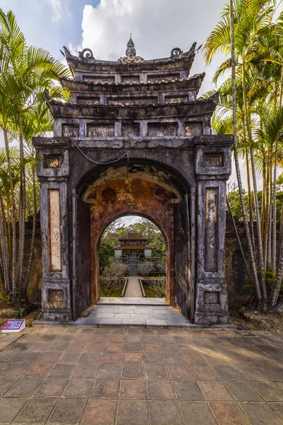 Pabellón de Minh Lau en la tumba del emperador Minh Mang en Hue, Vietnam — Foto de Stock