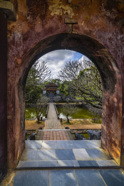 Minh Lau pavilion at Minh Mang Emperor Tomb in Hue, Vietnam — Stock Photo, Image