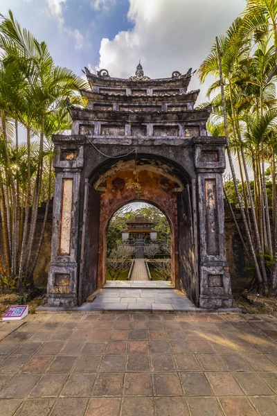 Павильон Мин Лау в гробнице Мин Мана в Хюэ, Вьетнам — стоковое фото