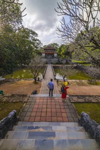 Pabellón de Minh Lau en la tumba del emperador Minh Mang en Hue, Vietnam —  Fotos de Stock
