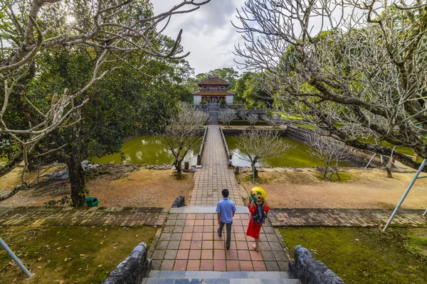 Pabellón de Minh Lau en la tumba del emperador Minh Mang en Hue, Vietnam — Foto de Stock
