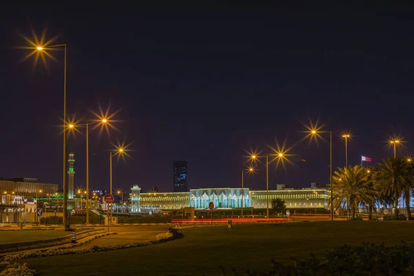 Ντόχα Qatar Κοινοβούλιο Νύχτα Άποψη Όμορφη Arcitaxture Αυτή Φωτογραφία Τραβήχτηκε — Φωτογραφία Αρχείου
