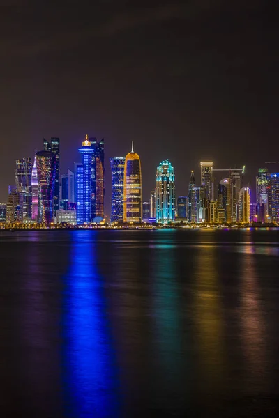 Juanuary 2020 Doha City Skyline Illuminated Night Qatar Middle East — Stock Photo, Image