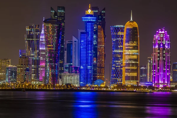 Juanuary 2020 Doha City Skyline Illuminated Night Qatar Middle East — Stock Photo, Image