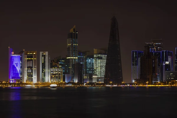 Juanuary 2020 Doha City Skyline Illuminated Night Qatar Middle East — Stock Photo, Image