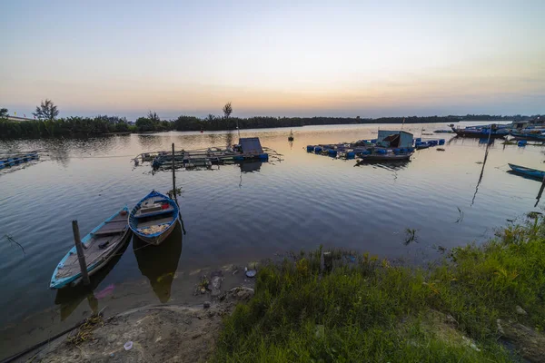 靠近越南海安的风景与一条河流在捕鱼区 — 图库照片