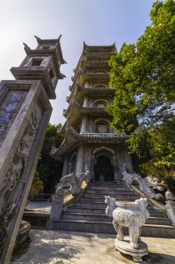 Da Nang, Vietnam - 14 Temmuz 2020: güzel görüntüler, mermer tapınakta Pagoda.