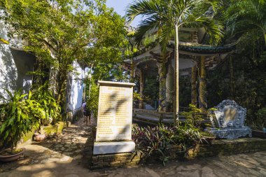 Da Nang, Vietnam - 14 Temmuz 2020: güzel görüntüler, mermer tapınakta Pagoda.