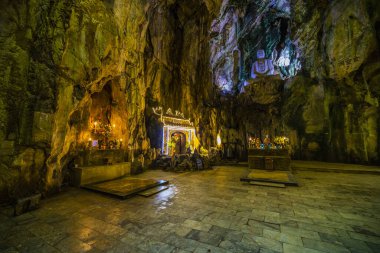 Da Nang, Vietnam - 14 Temmuz 2020: güzel görüntüler, mermer tapınakta Pagoda.