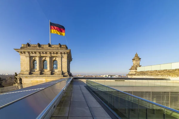 Berlin Berlin Germania February 2020 Tourists Visit Glass Dome Reichstag — ストック写真