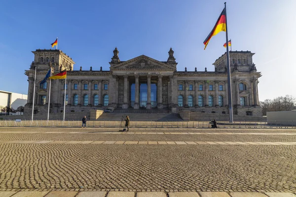 Berlin Berlin Germania February 2020 Tourists Visit Glass Dome Reichstag — ストック写真