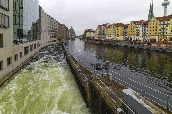 Berlín Alemania Frebuary 2020 Los Turistas Que Visitan Iglesia Catedral —  Fotos de Stock