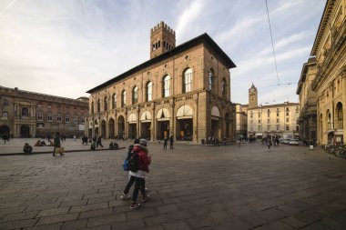 Bolonya / İtalya - 12 Şubat 2020: Cornavirus salgını başlamadan önce İtalya 'nın şaşırtıcı Bologna kentinin görüntüsü.