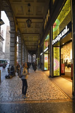 Bolonya / İtalya - 12 Şubat 2020: Cornavirus salgını başlamadan önce İtalya 'nın şaşırtıcı Bologna kentinin görüntüsü.