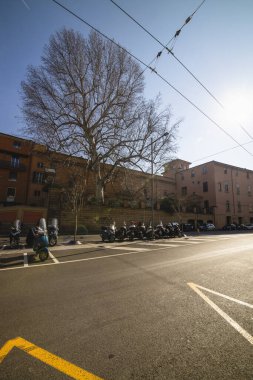 Bolonya / İtalya - 12 Şubat 2020: Cornavirus salgını başlamadan önce İtalya 'nın şaşırtıcı Bologna kentinin görüntüsü.