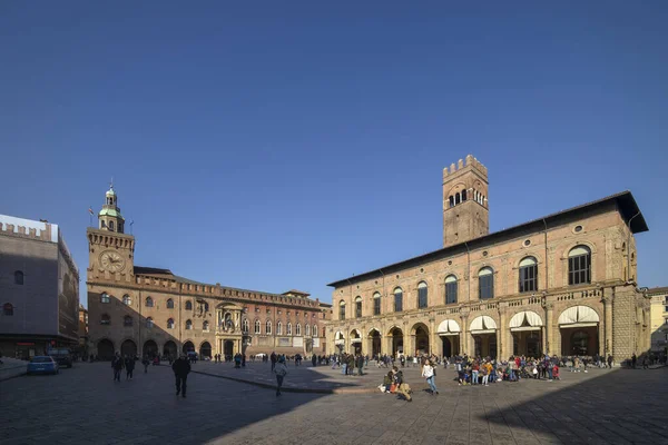 Bolonya / İtalya - 12 Şubat 2020: Cornavirus salgını başlamadan önce İtalya 'nın şaşırtıcı Bologna kentinin görüntüsü.