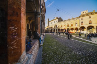 Bolonya / İtalya - 12 Şubat 2020: Cornavirus salgını başlamadan önce İtalya 'nın şaşırtıcı Bologna kentinin görüntüsü.