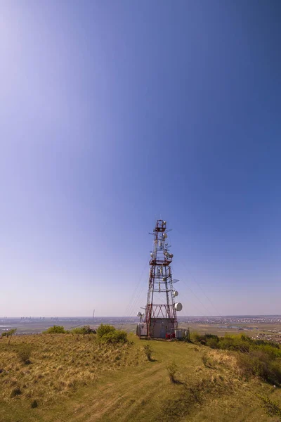 Telecommunications Tower Antennas Hill — Stock Photo, Image