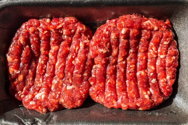 Hamburger Crudi Manzo Vassoio Imballaggio — Foto Stock