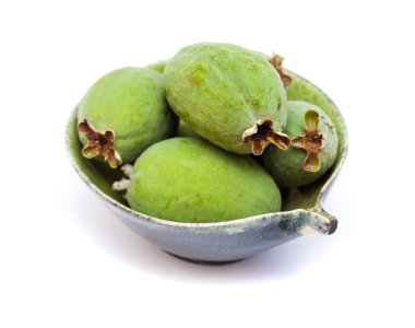 Yeşil feijoa meyve