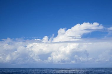 hafif bulutlu güzel gökyüzü