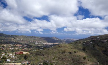 İç Gran Canaria, Nisan
