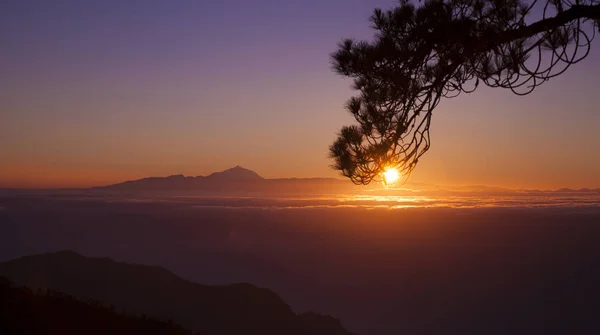 Puesta de sol sobre el Teide — Foto de Stock