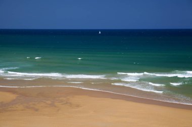 Cantabria, Costa Quebrada, güzel geniş kumlu plaj 