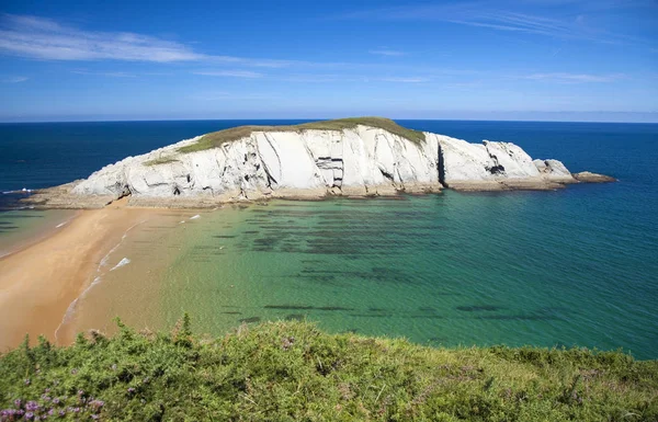 Spectacular beach Playa de los Covachos, Cantabria — ストック写真