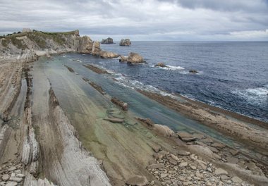 Cantabria, Costa Quebrada, şaşırtıcı kaya oluşumları